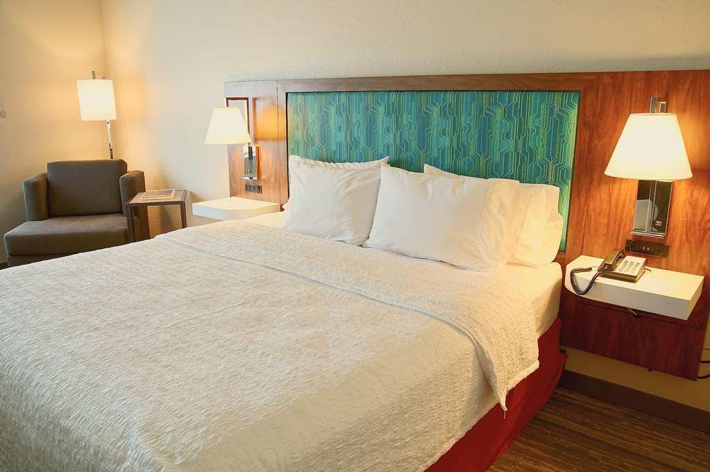 Hampton Inn & Suites Cathedral City Værelse billede
